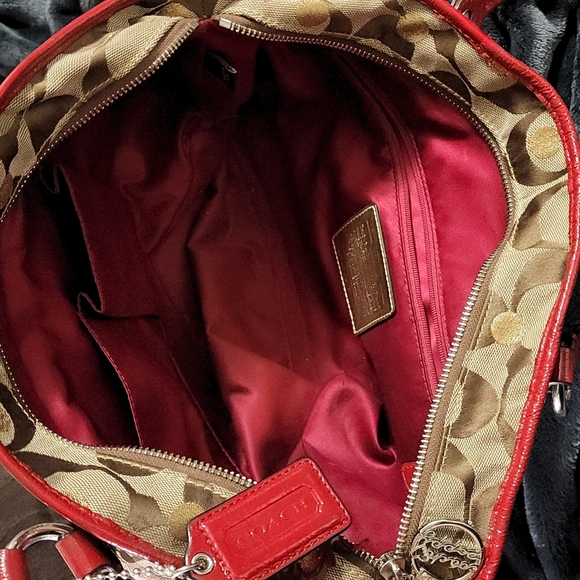 Poppy Coach Crossbody purse - Picture 5 of 15